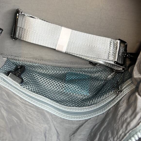 Nico & Olive Small Gray Duffel Bag w/ Double Handles & Removable Strap, NWT - Picture 6 of 8